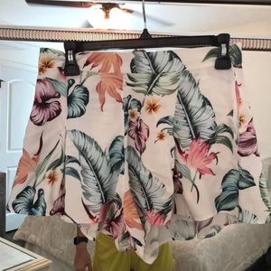 Floral tropical summer shorts 🌺